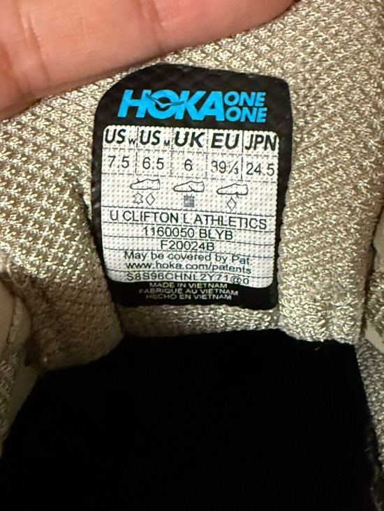 Hoka One One - Picture 3 of 9